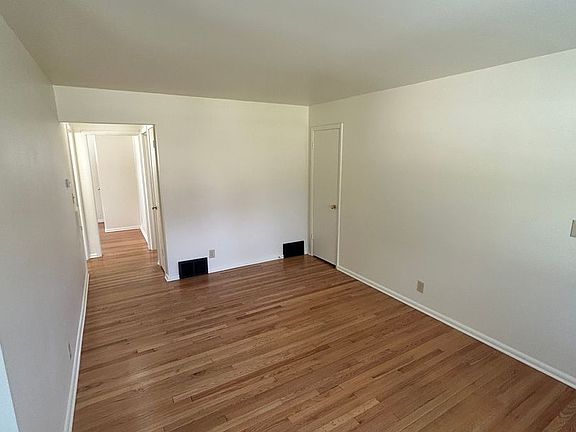3rd image of N89W15631 Cleveland Ave APT 1