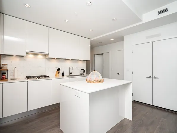 4650 Brentwood Blvd #2407, Burnaby, BC V5C 0M3