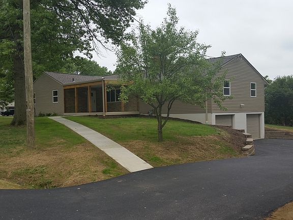 3rd image of 10133 Breezy Ln