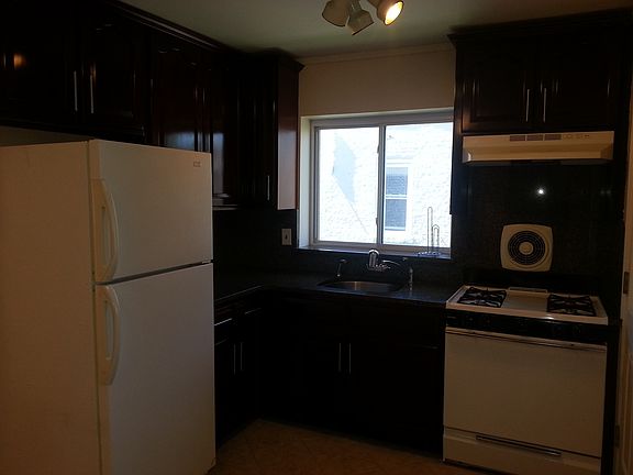 2nd image of 545 17th St APT 3