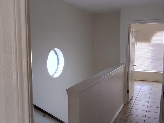 5th image of 417 N 28th St APT 6