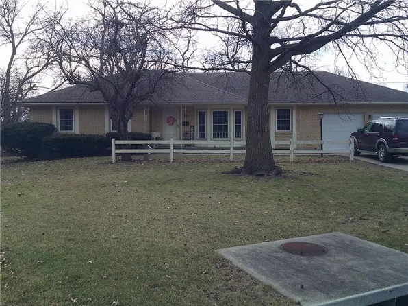 7701 W 90th Ter, Overland Park, KS 66212