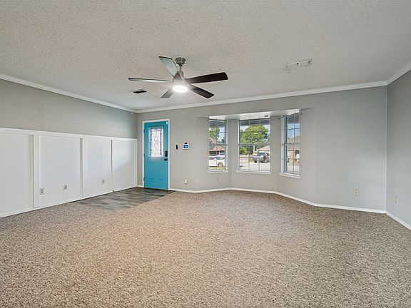 5th image of 101 Sara Ct