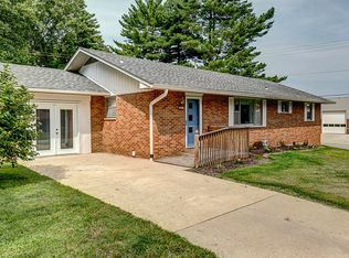 403 Clover Dr, Lebanon, IL 62254