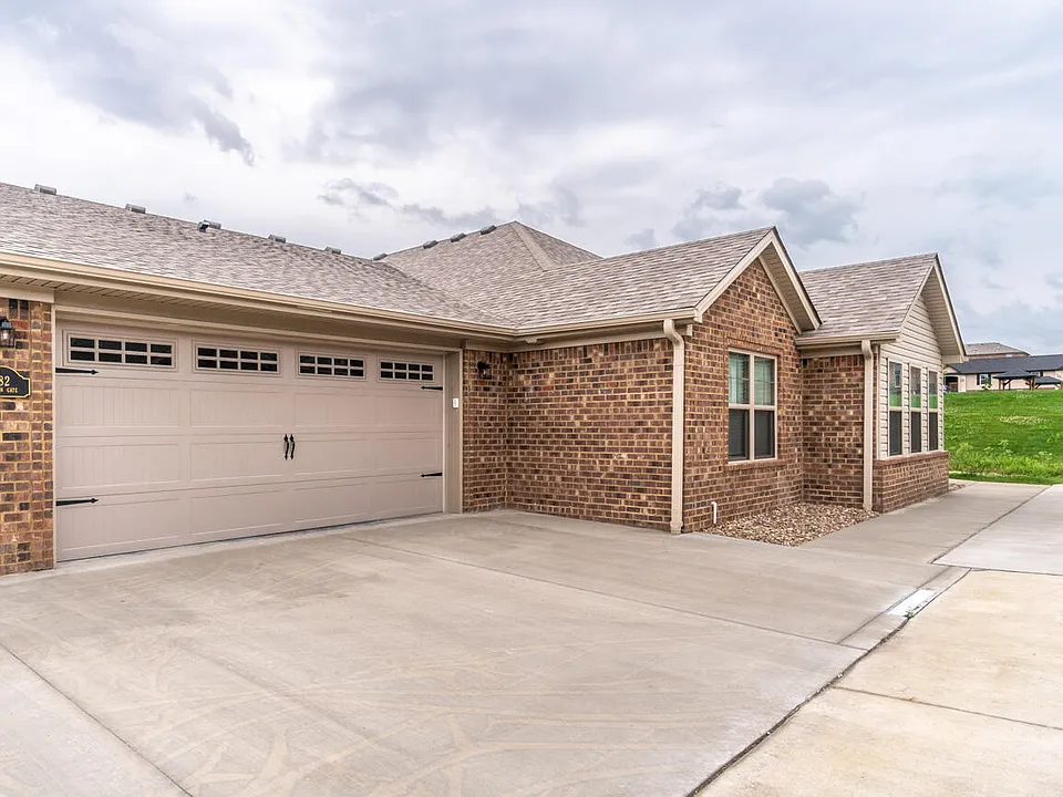 182 Garden Gate Dr