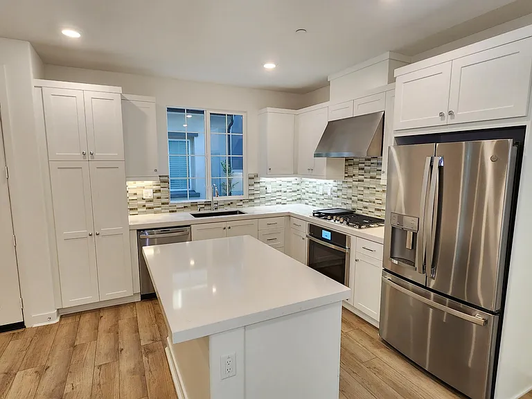 519 Embrook Way — Photo 3