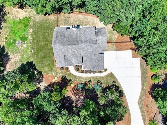 2nd image of 919 Fields Chapel Rd
