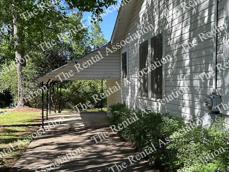 309 E Texas Ave — Photo 26