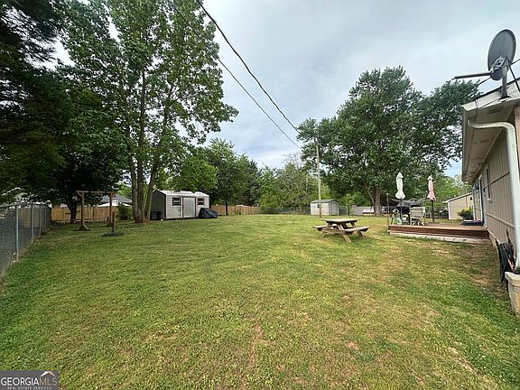 3rd image of 183 Garrison Rd