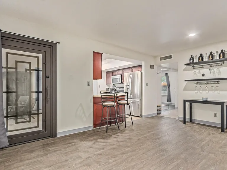 1922 E Laguna Dr — Photo 14