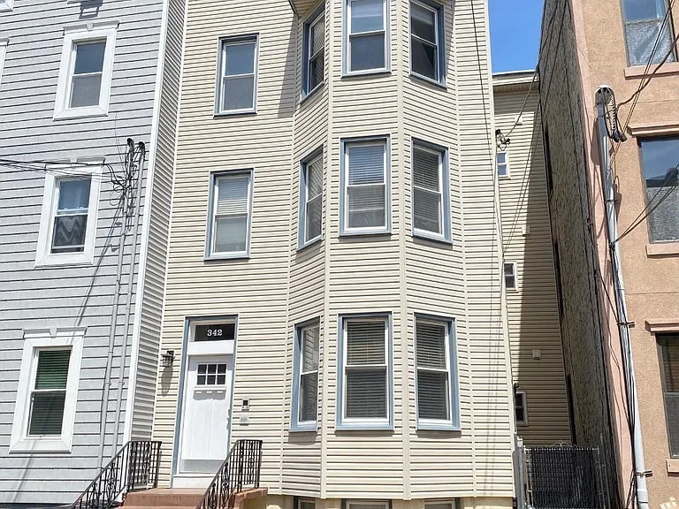 342 Pavonia Ave #1 — Photo 20
