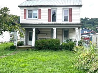 435 River St, Hawesville, KY 42348
