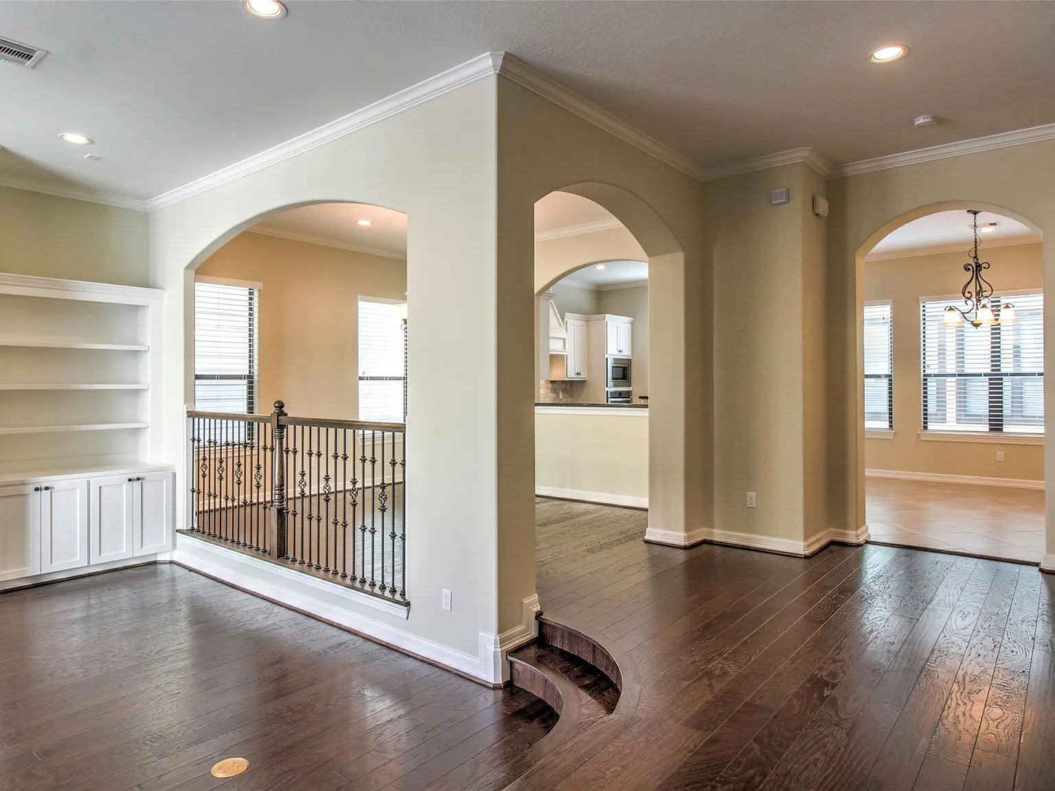 4 bed, 3.5 bath, 2864 sqft, $2,850 — Photo 3