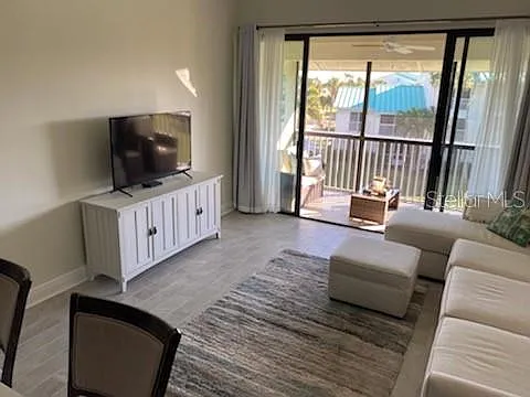 1 bed, 1.0 bath, 678 sqft, $2,500 — Photo 3