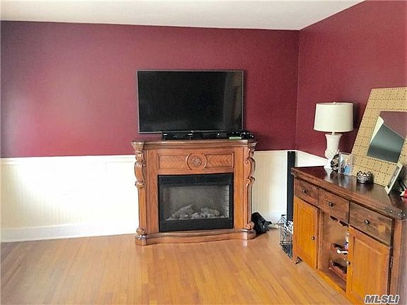 3rd image of 32 Aster Ave