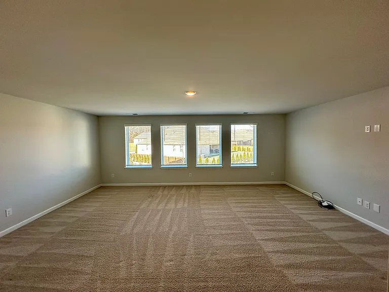304 Greymoor Ln — Photo 24