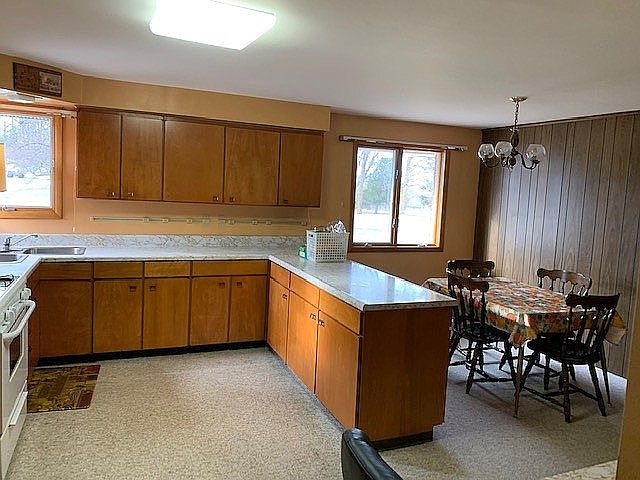 2nd image of 2277 County Road 451