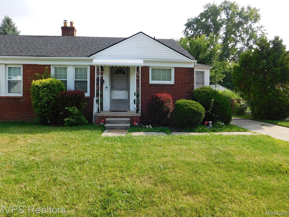 2nd image of 18557 Roscommon St