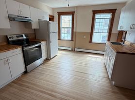 238 Lincoln St, Worcester, MA
