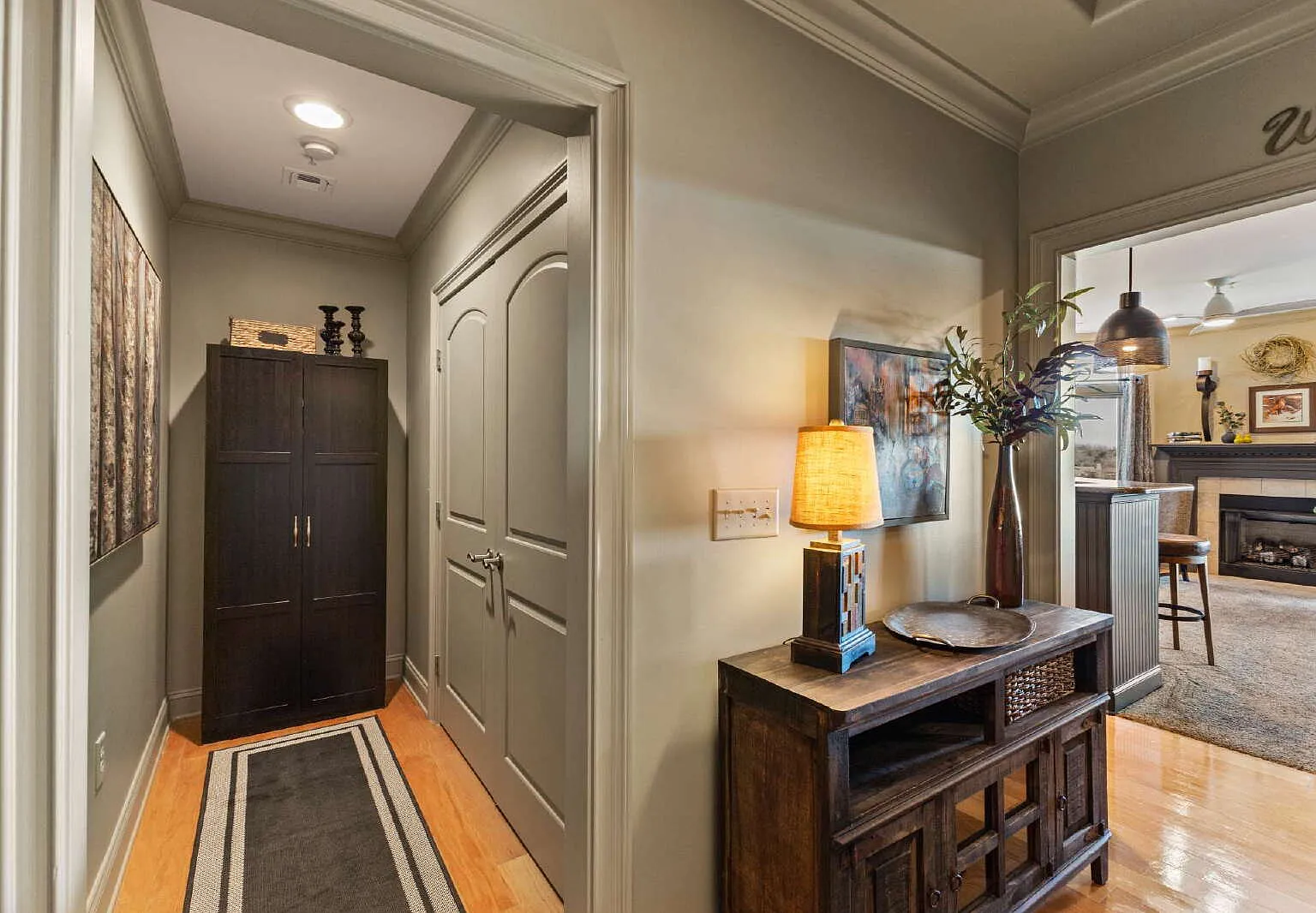1 bed, 1.0 bath, 1089 sqft, $2,495 — Photo 3