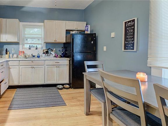 4th image of 73 Boyden St