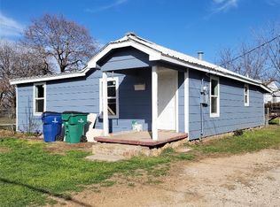 325 Tennessee St, Graham, TX 76450