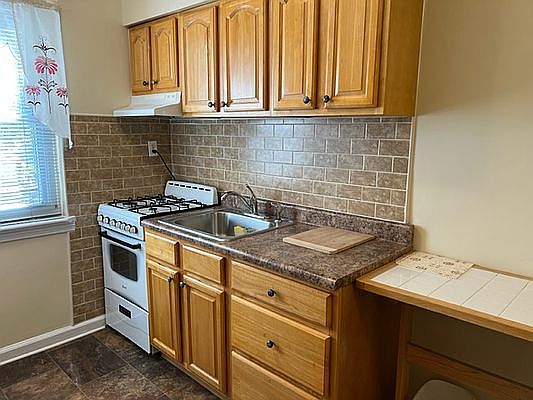 4th image of 25-83 45th St #Top