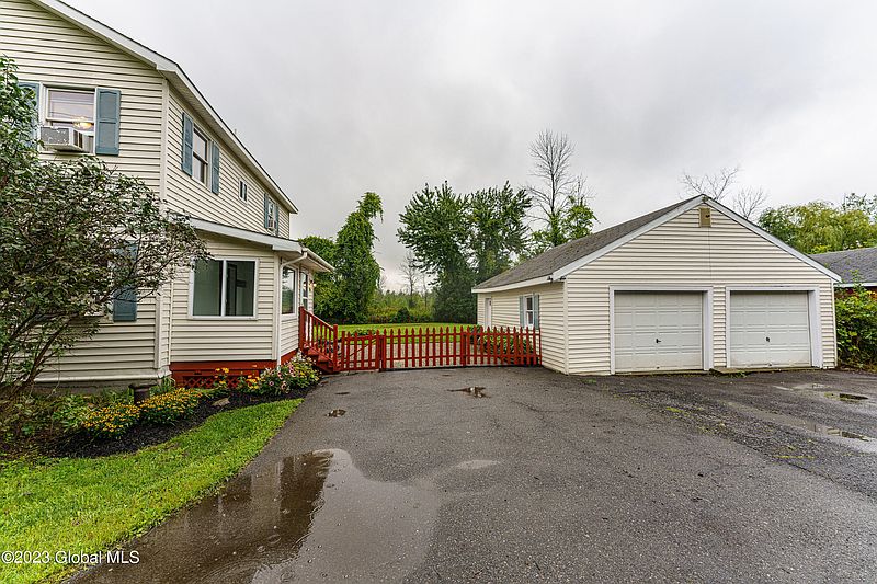 2nd image of 596 Meadowdale Road