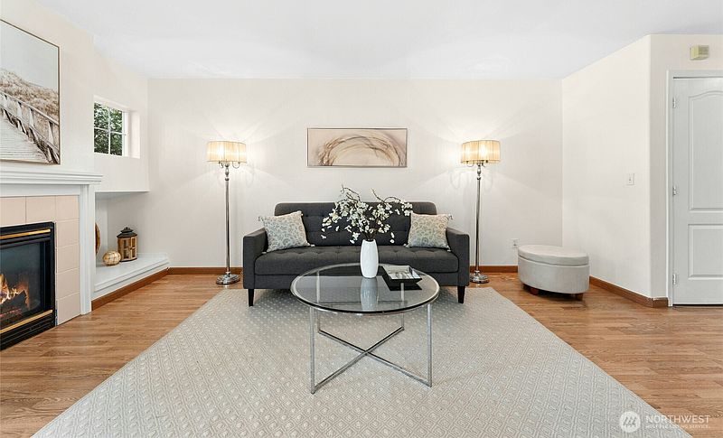 5th image of 10030 Holly Drive #111