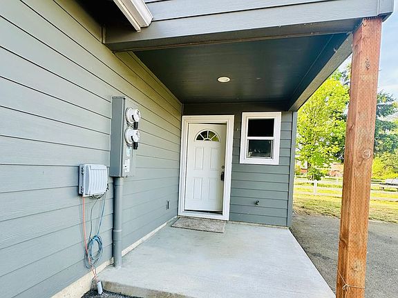 2nd image of 1280 44th Ave