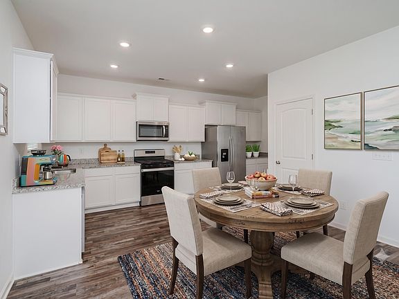 2nd image of 229 Chelsea Park Cir
