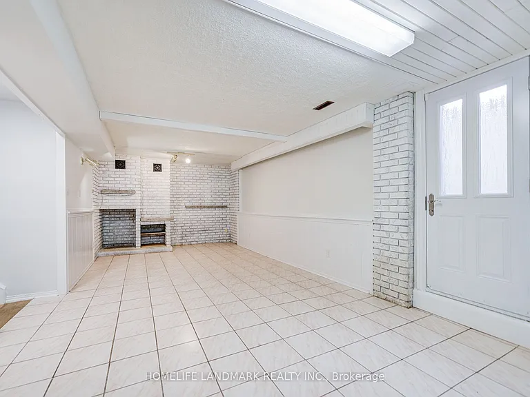 1608 Sherwood Forrest Cir — Photo 40