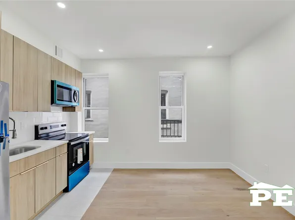 1715 Voorhies Avenue image 12 of 35