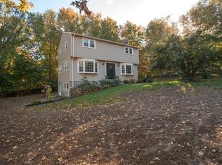 2 Heritage Rd, Sutton, MA 01590