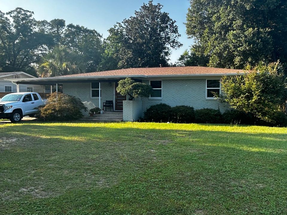 2nd image of 1721 E Leonard St
