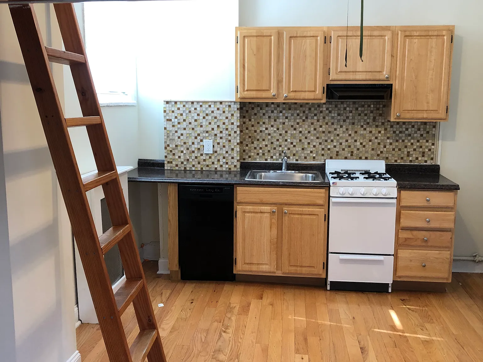 Studio, 350 sqft, $1,110 — Photo 3