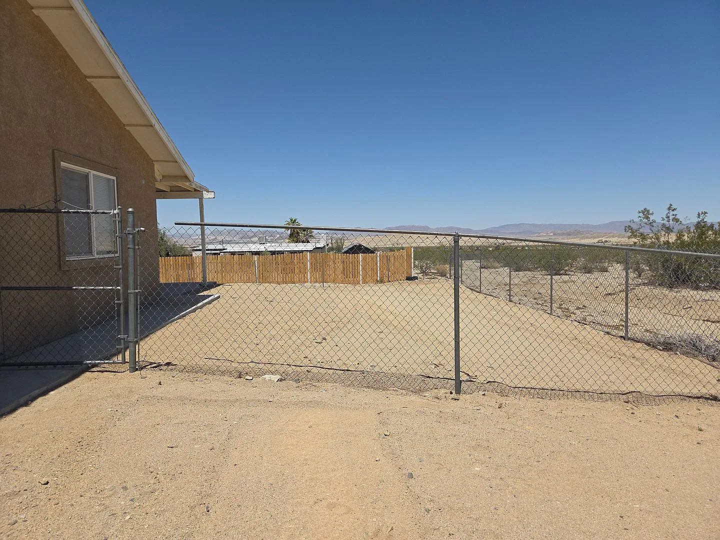 3 Bedroom/ 2 Bathroom - Welcome Home — Photo 2