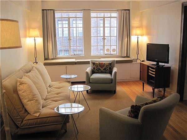 1st image of 325 E 41st St APT 904