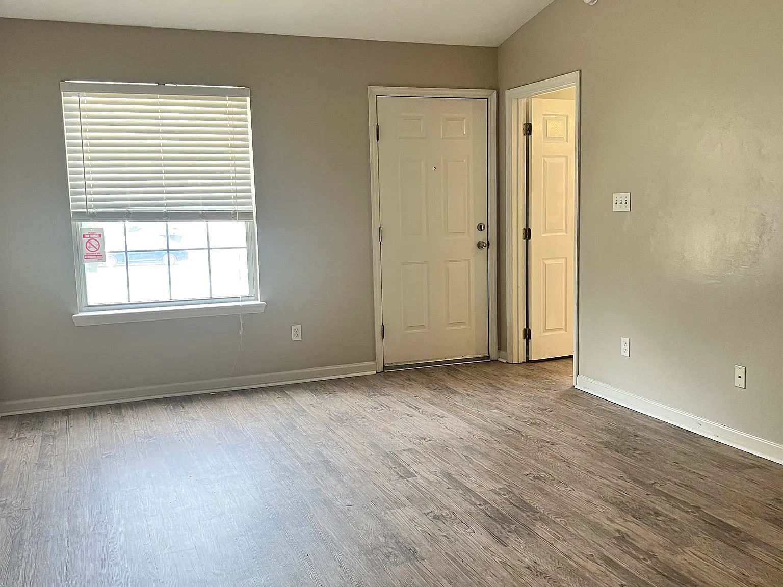 2 bed, 1050 sqft, $1,325 — Photo 3