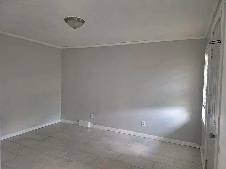 220 Ford Dr — Photo 15