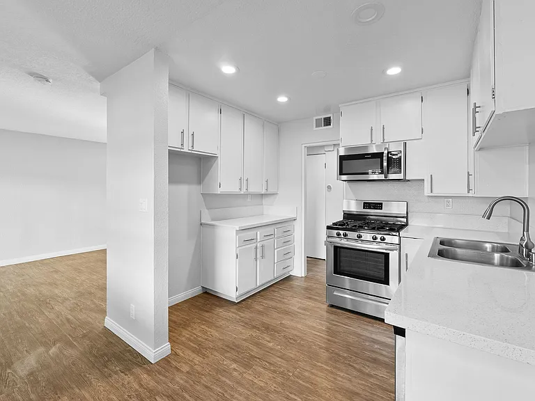 Pacific Palms Apartment Homes — Photo 21