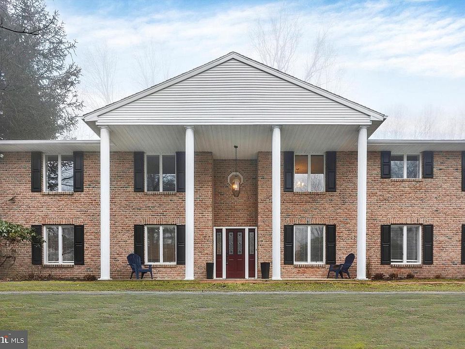 1st image of 49 Fawn Dr