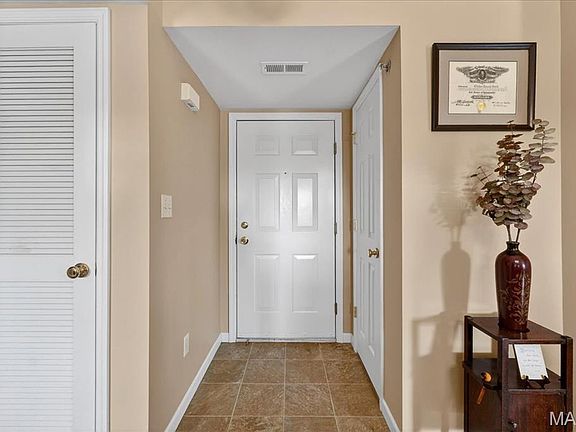 5th image of 2490 Lampong Dr APT 300C