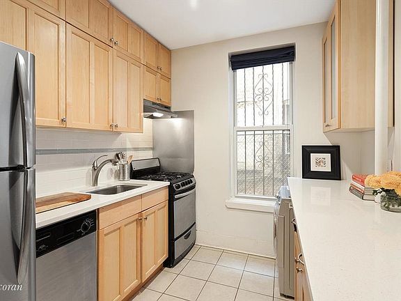 4th image of 411 15th St APT B