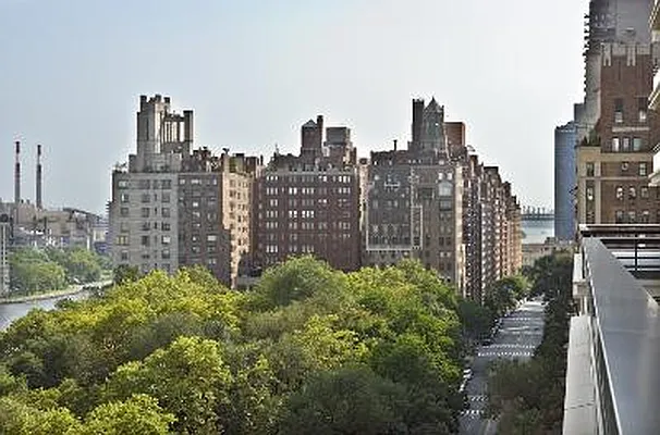 Sold by Corcoran | media 23