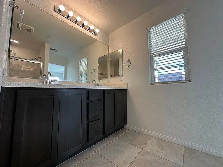 1132 Heliodor Ave — Photo 32