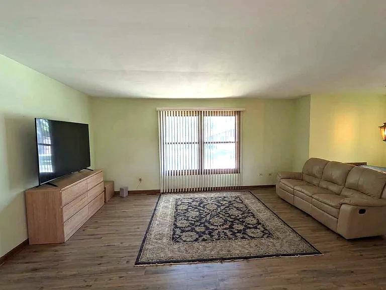 11 Marquette Pl — Photo 3