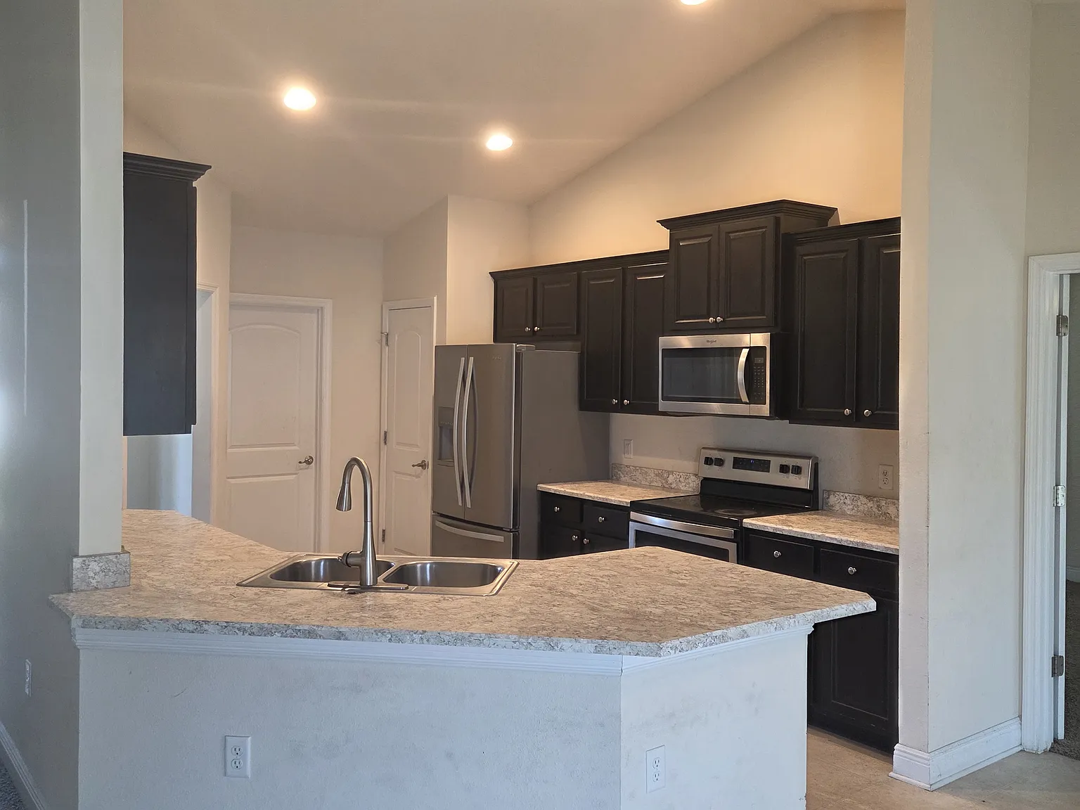4 bed, 1762 sqft, $2,100 — Photo 4