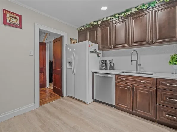 1927 Batchelder Street image 6 of 12