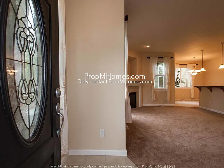 868 NW Council Dr — Photo 2